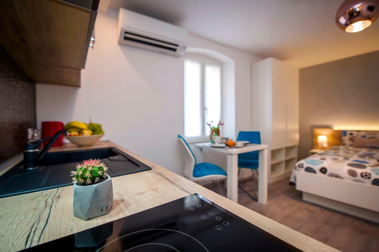 Studio Apartment Kris Rovinj Extérieur photo